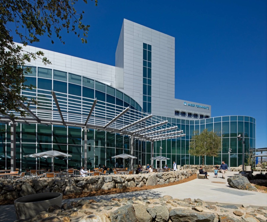 Exterior — curved curtain wall and dining terrace